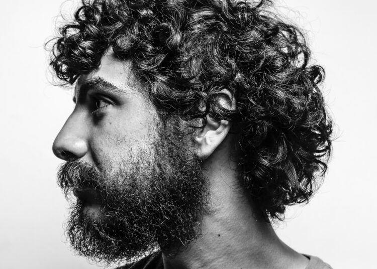 Beste herenkapsels voor mannen met krullen