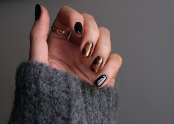 Zwarte streepnagels
