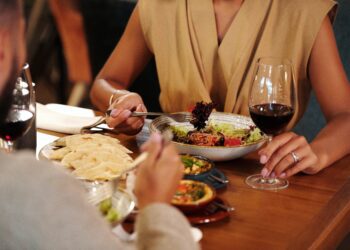 Een romantisch diner organiseren doe je zo: vier tips!