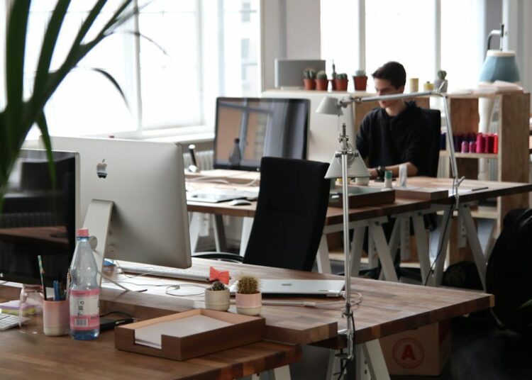 Kies voor een business casual look op kantoor