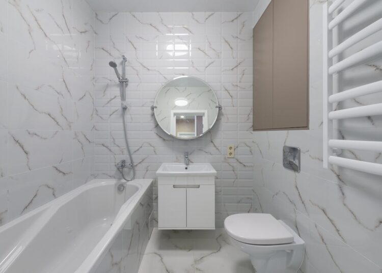 Zelf je toilet vervangen? Ontdek deze onmisbare tips & trucs