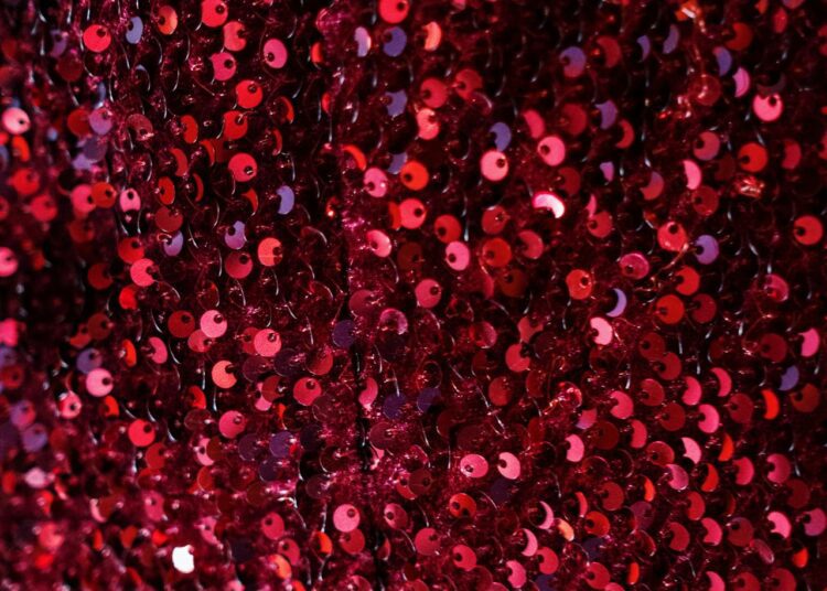 Hoe combineer je een glitter top?